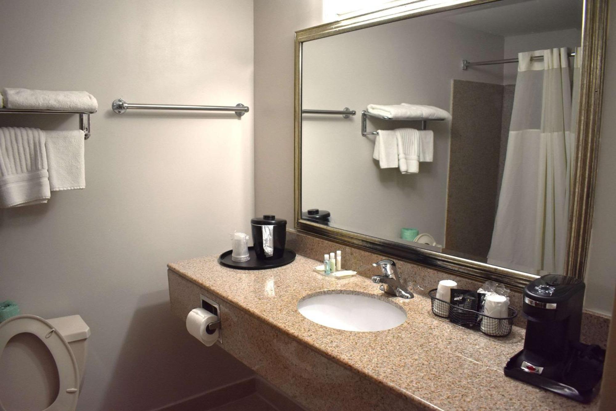 Quality Inn Вайнленд Екстер'єр фото